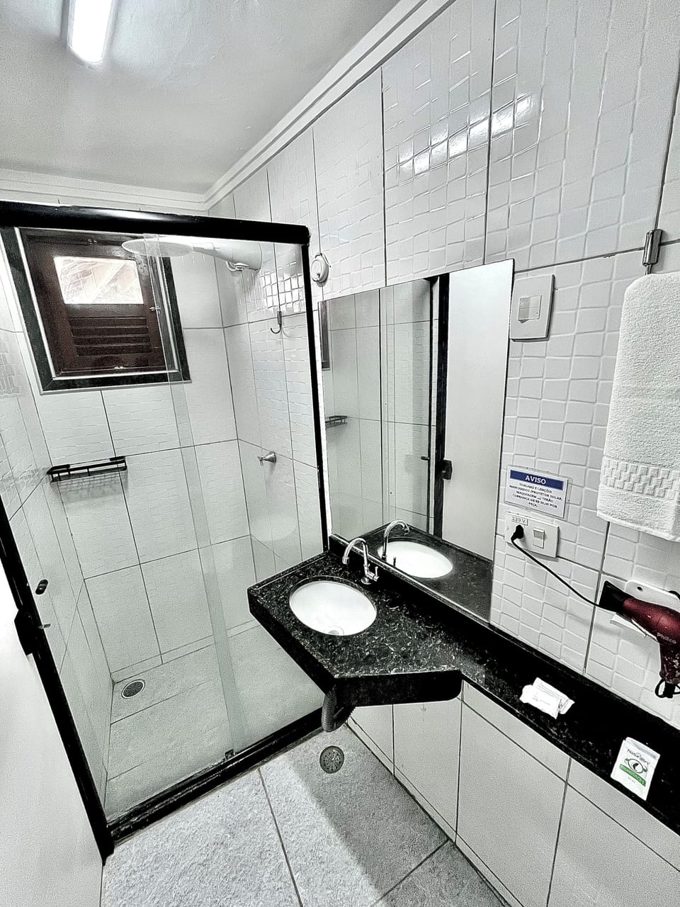 Family Triple Room | Bathroom | Shower, free toiletries, hair dryer, towels