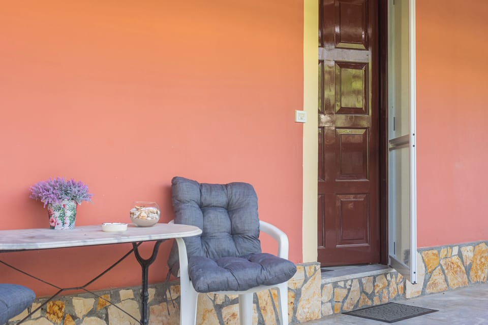 House, 2 Bedrooms, Smoking, Patio | Exterior