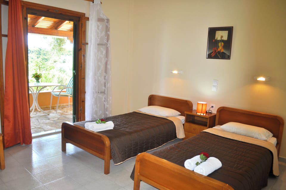 Apartment, 2 Bedrooms, Smoking, Balcony | Room amenity