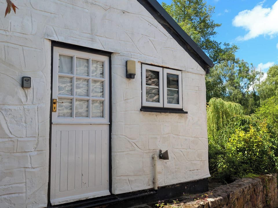 Cottage | Exterior detail