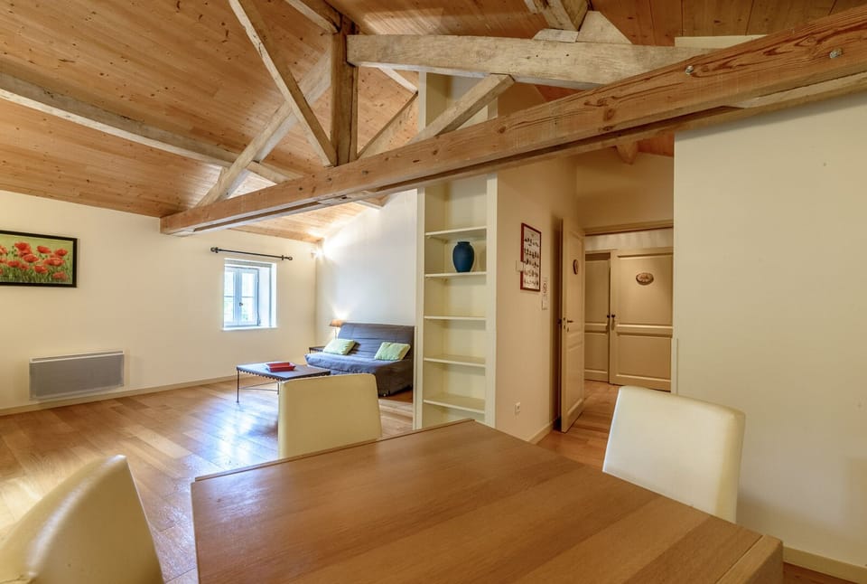 House | 6 bedrooms, free WiFi