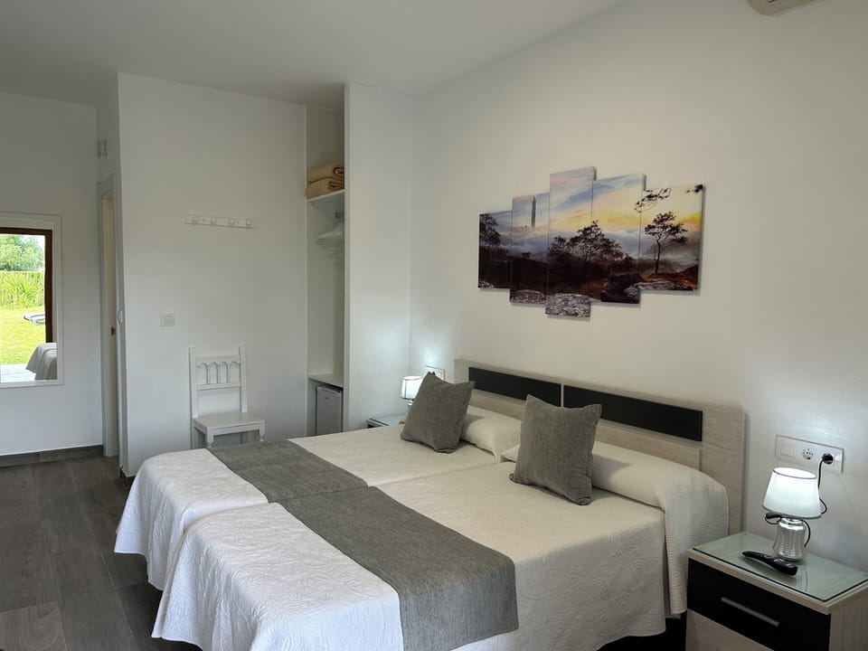 Superior Double Room, Terrace, Garden View | Minibar, WiFi (free), bed sheets