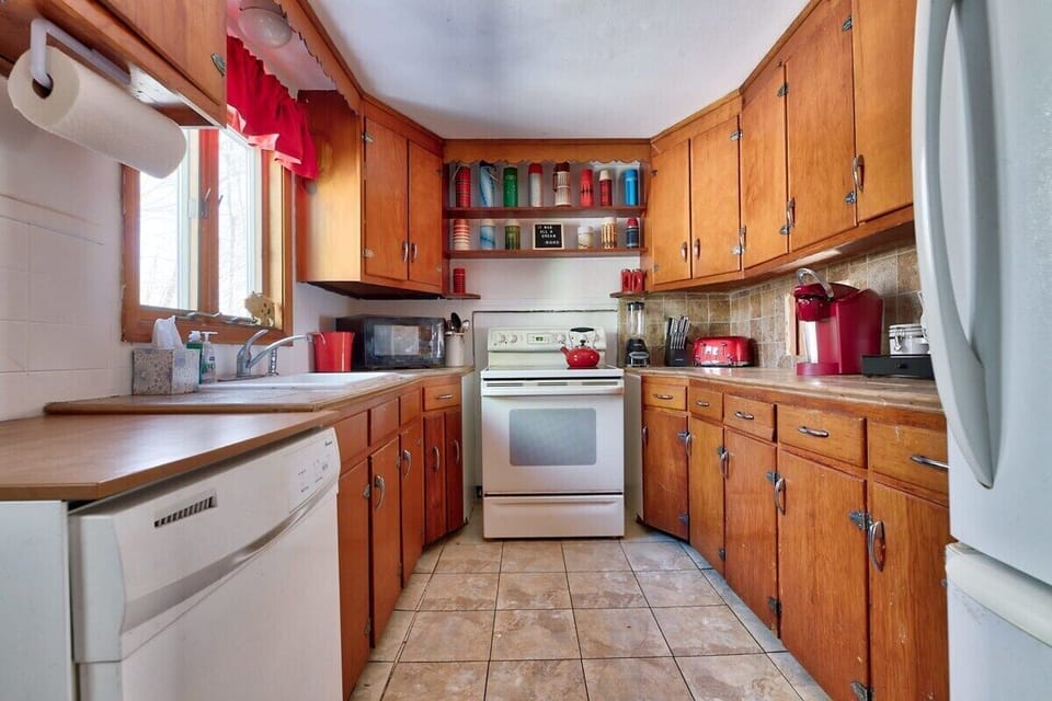 [Kitchen, Downstairs] “The Kitchen had everything I needed for my two-week stay…”