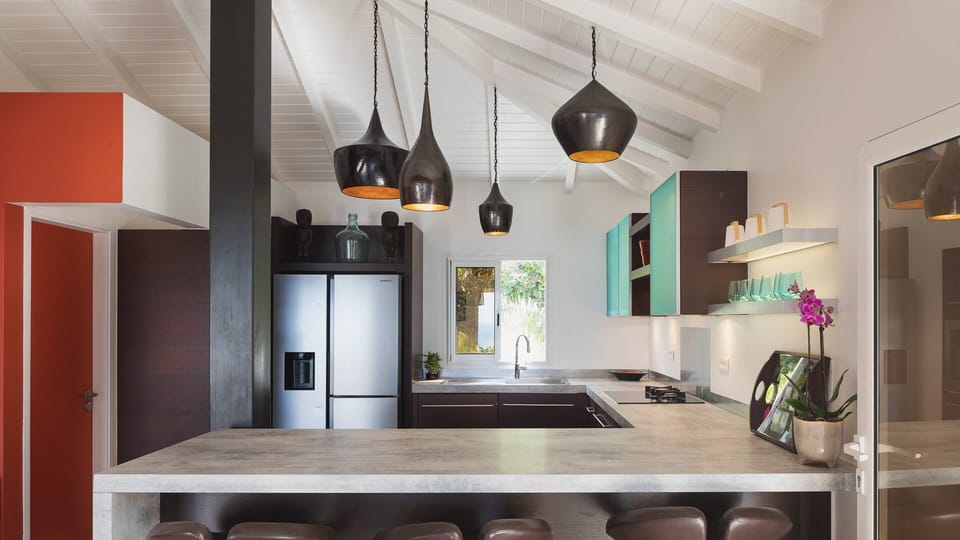 Kitchen & Dining Area