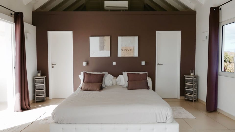 Bedroom 3: Ocean view. Rooms 1 and 2 are connected