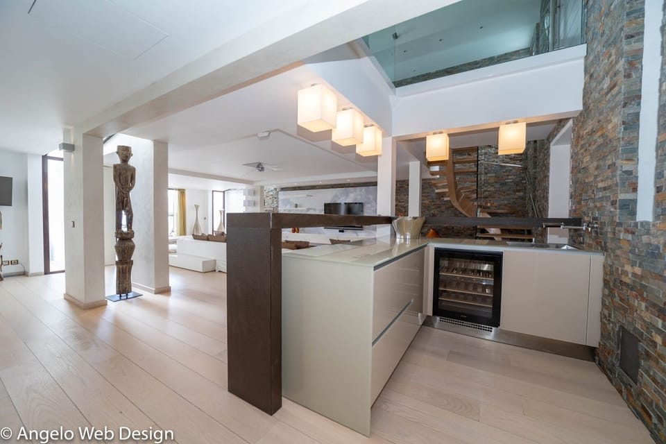 Kitchen & Dining Area