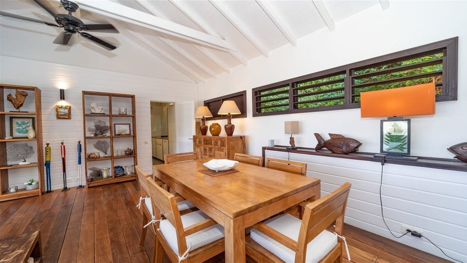 Kitchen & Dining Area