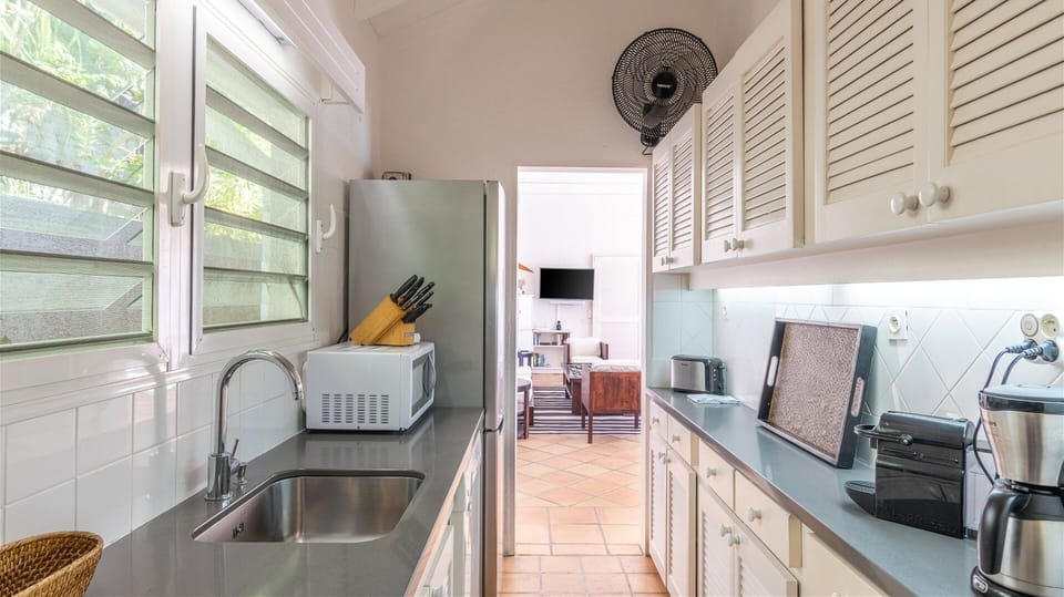 Kitchen & Dining Area