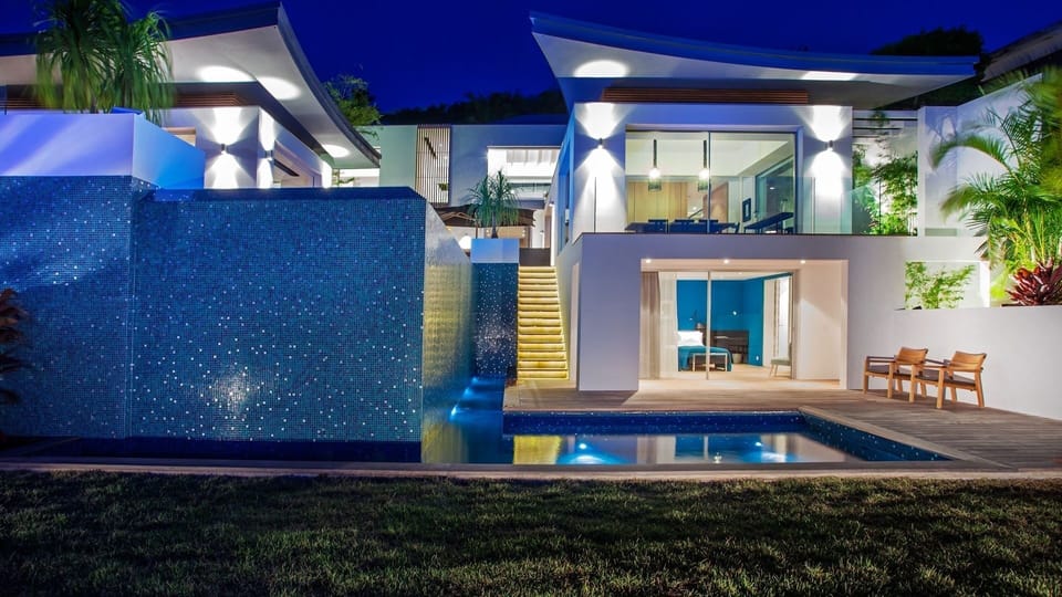 By Night: Modern and chic outdoor lighting, charming atmosphere