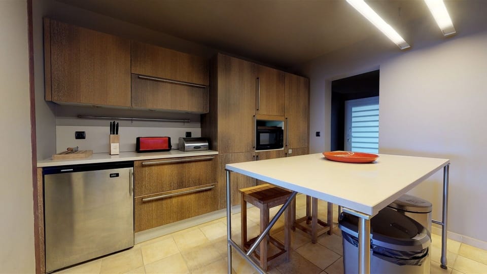 Dining Area & Kitchen