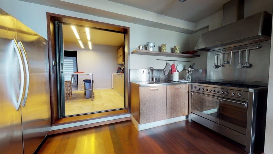 Dining Area & Kitchen
