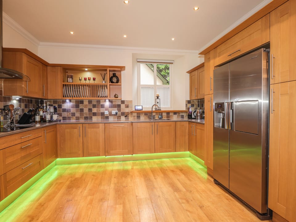 Cottage | Private kitchen | Fridge, dishwasher, electric kettle, toaster