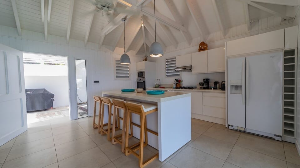 Living Area & Kitchen