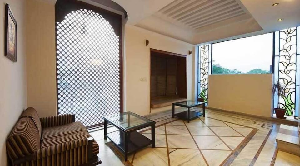 Siris 18 Hotel in Gurugram