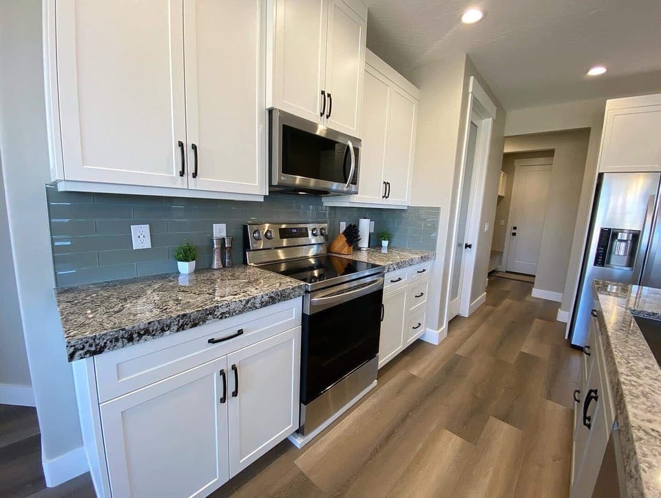 When you do decide to cook, you’ll find all of the amenities you need to prepare your favorite meals.