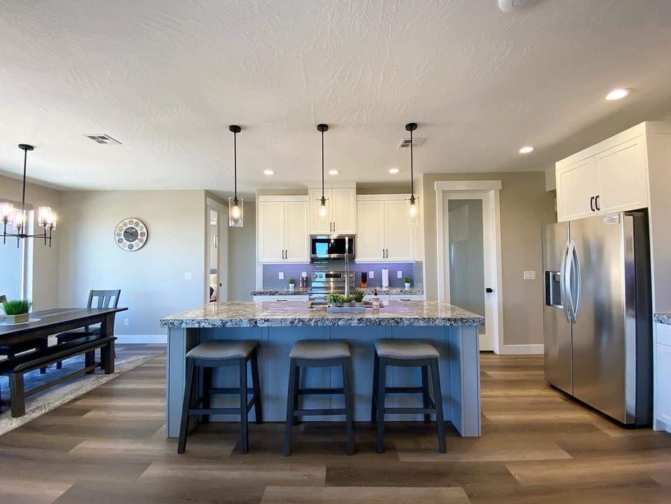 Craft your dream meals in the comfort of Mighty 5 Main's gourmet kitchen. The top-of-the-line appliances make meal prep a smooth and satisfying process.