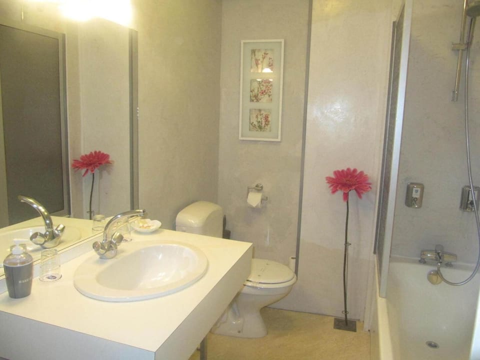 Hair dryer, towels