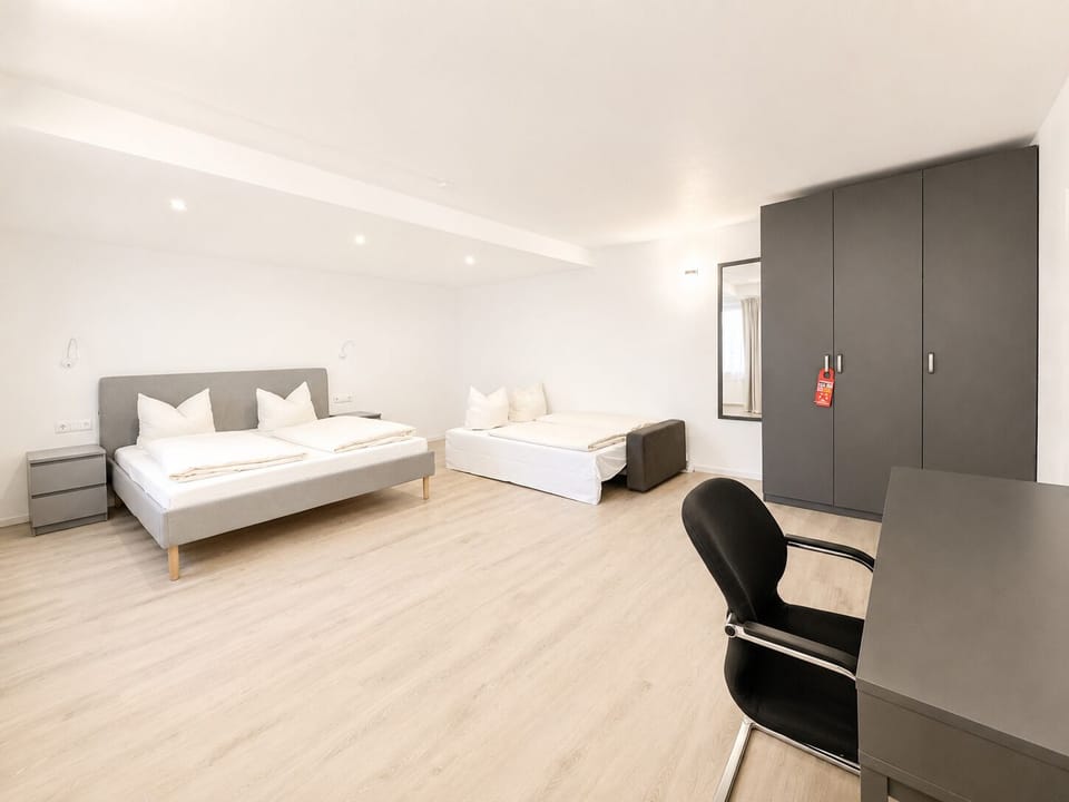 Business Quadruple Room | 1 bedroom, premium bedding, in-room safe, desk