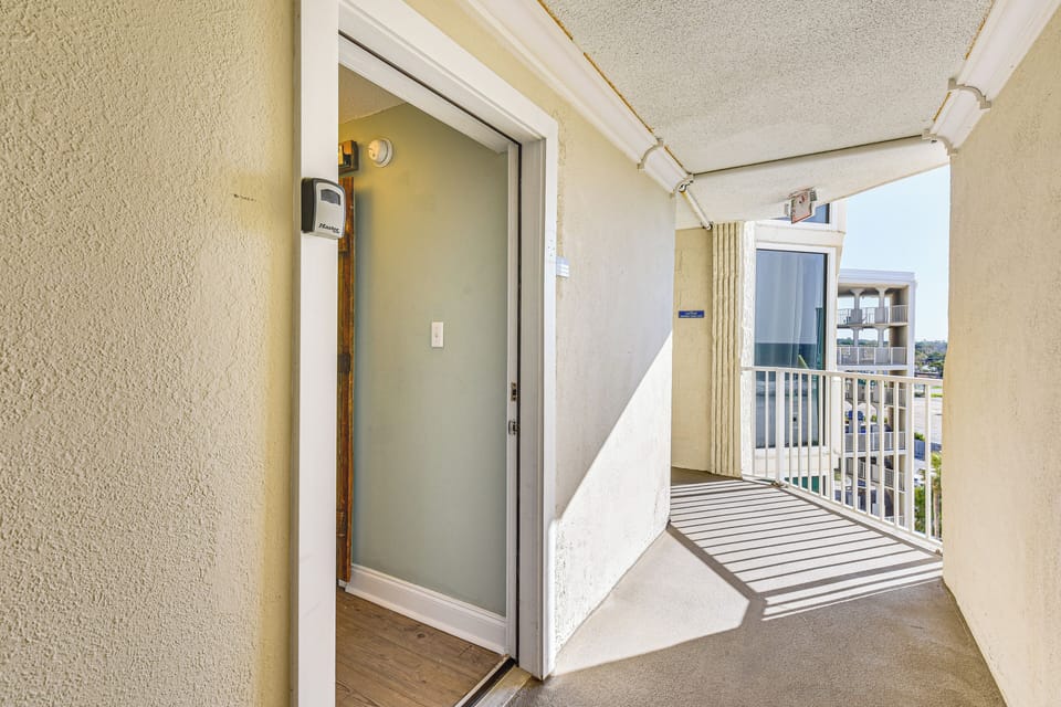 Exterior | Entrance