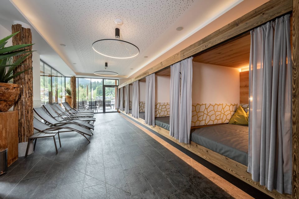 Sauna, steam room, massages