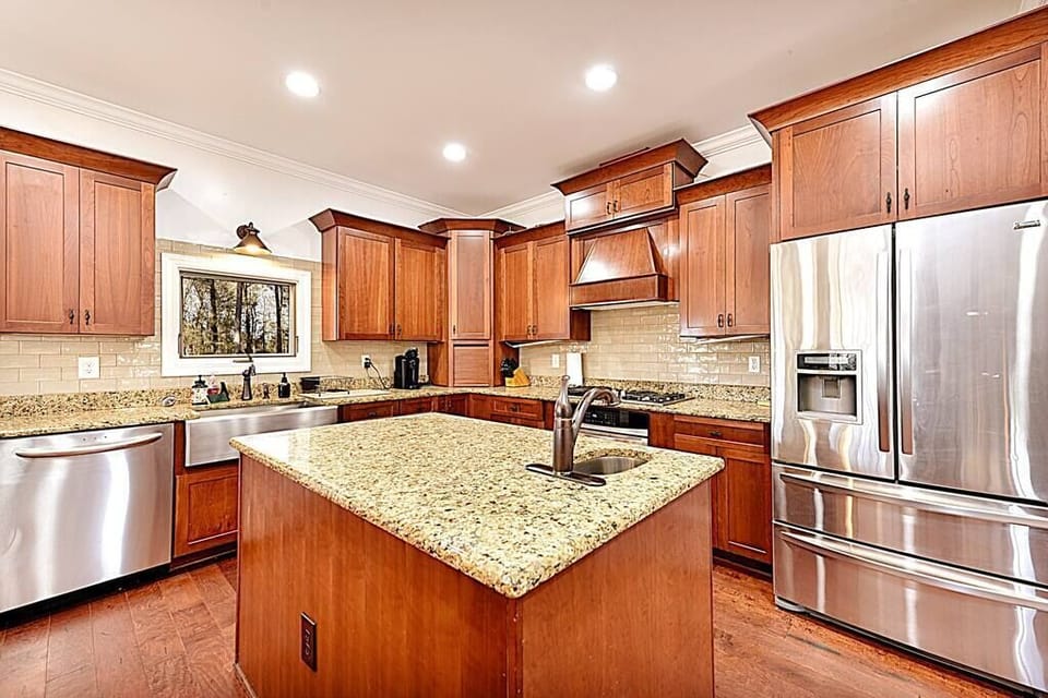 Custom kitchen great for cooking