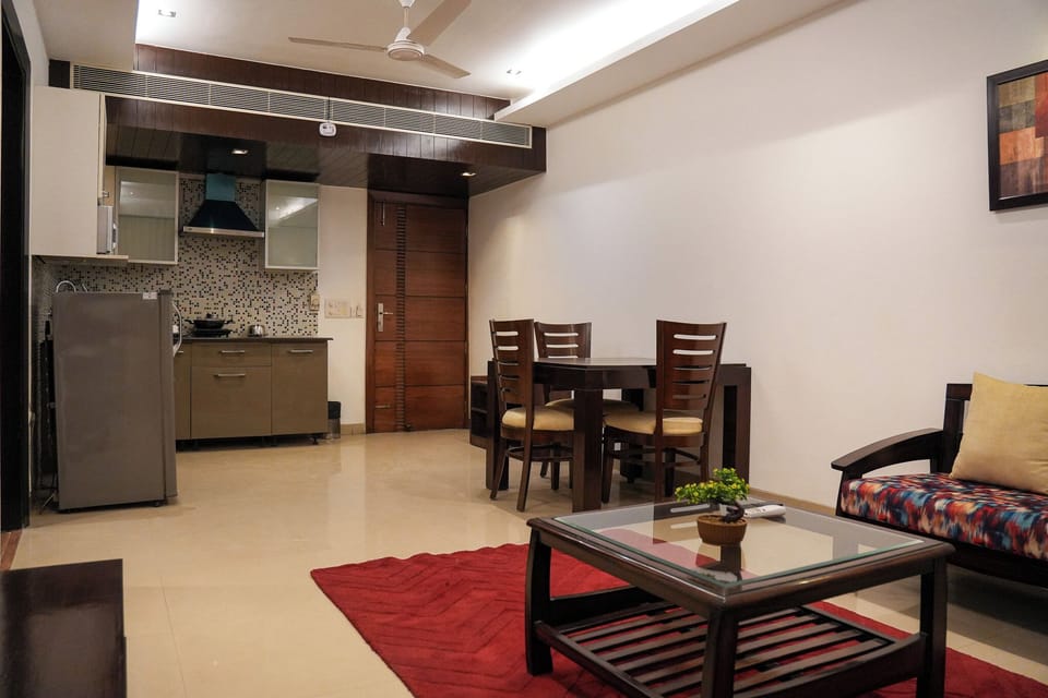 Suite | Living area | 42-inch flat-screen TV with cable channels