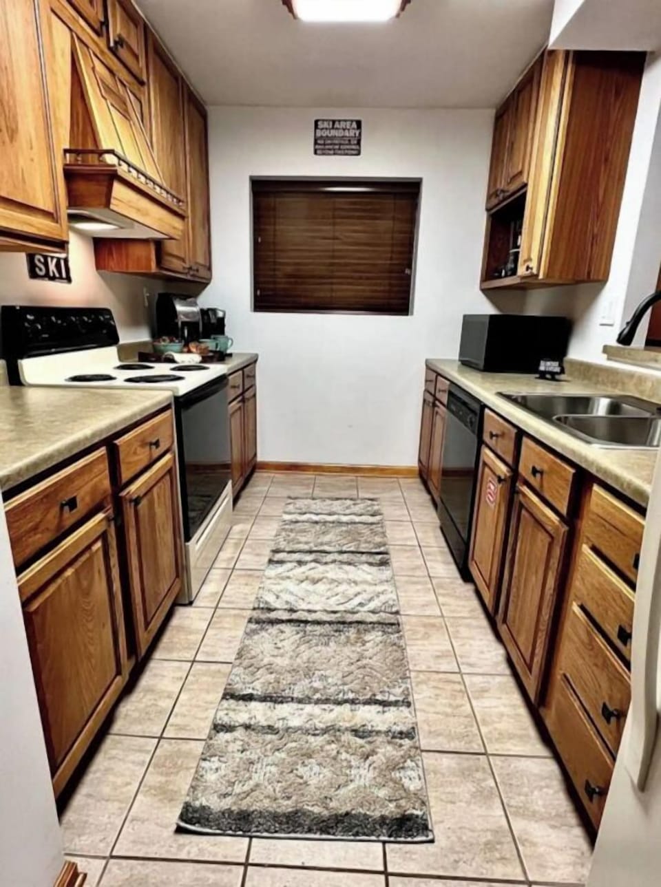 Chalet in the Smokies' fully equipped kitchen