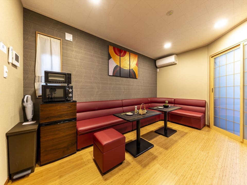 Design House | 2 bedrooms, desk, WiFi (free), bed sheets