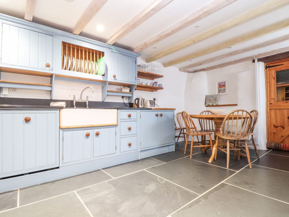 Cottage | Interior