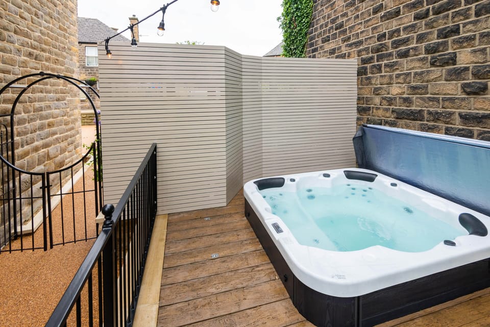 Our hot tub is spacious enough for all the guests. NO FAKE TAN OR SKIN PRODUCTS