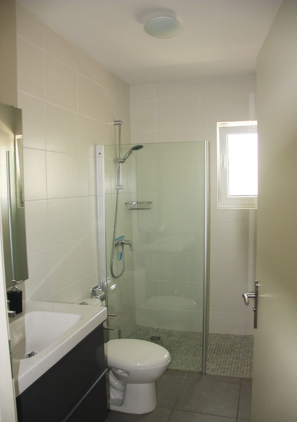 Walking shower Rentals in Aruba
