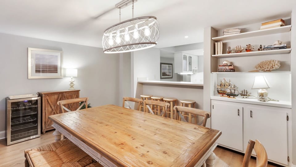 Dining Table seats 8 with 4 barstools as well