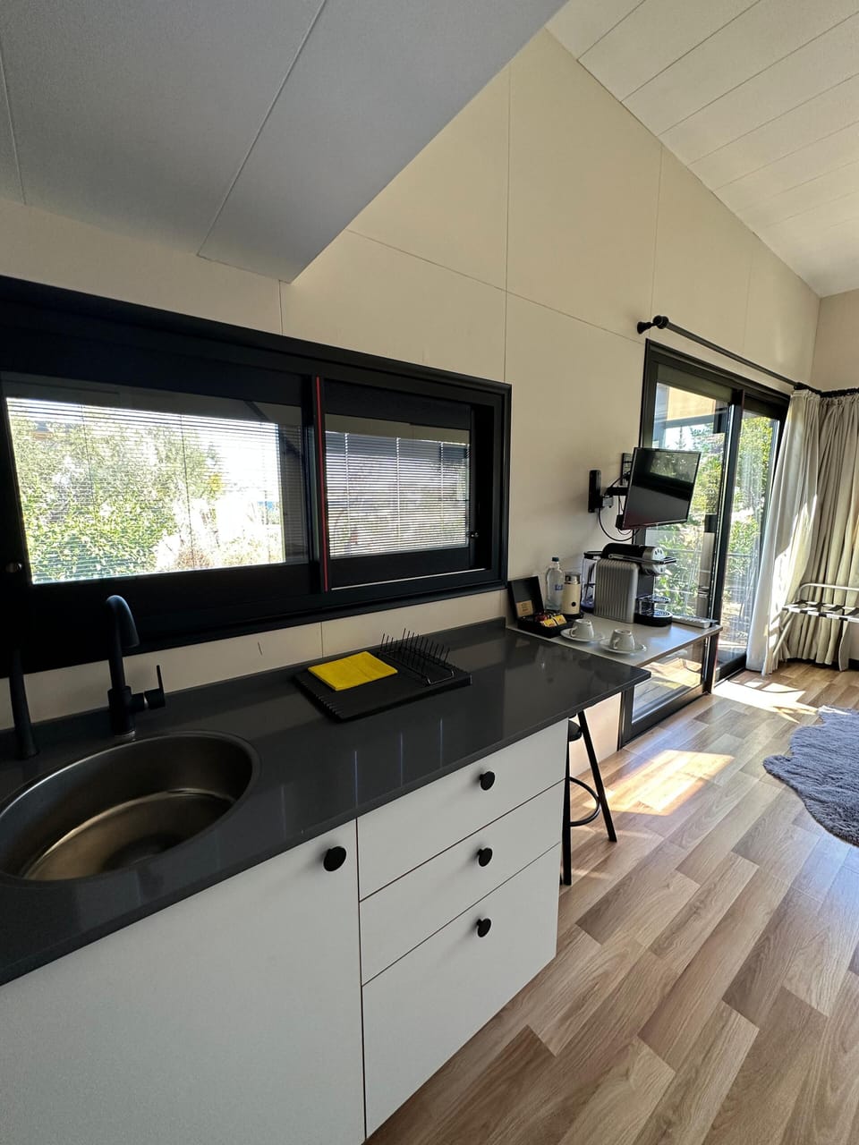 Grand Room | Private kitchen | Espresso maker, electric kettle