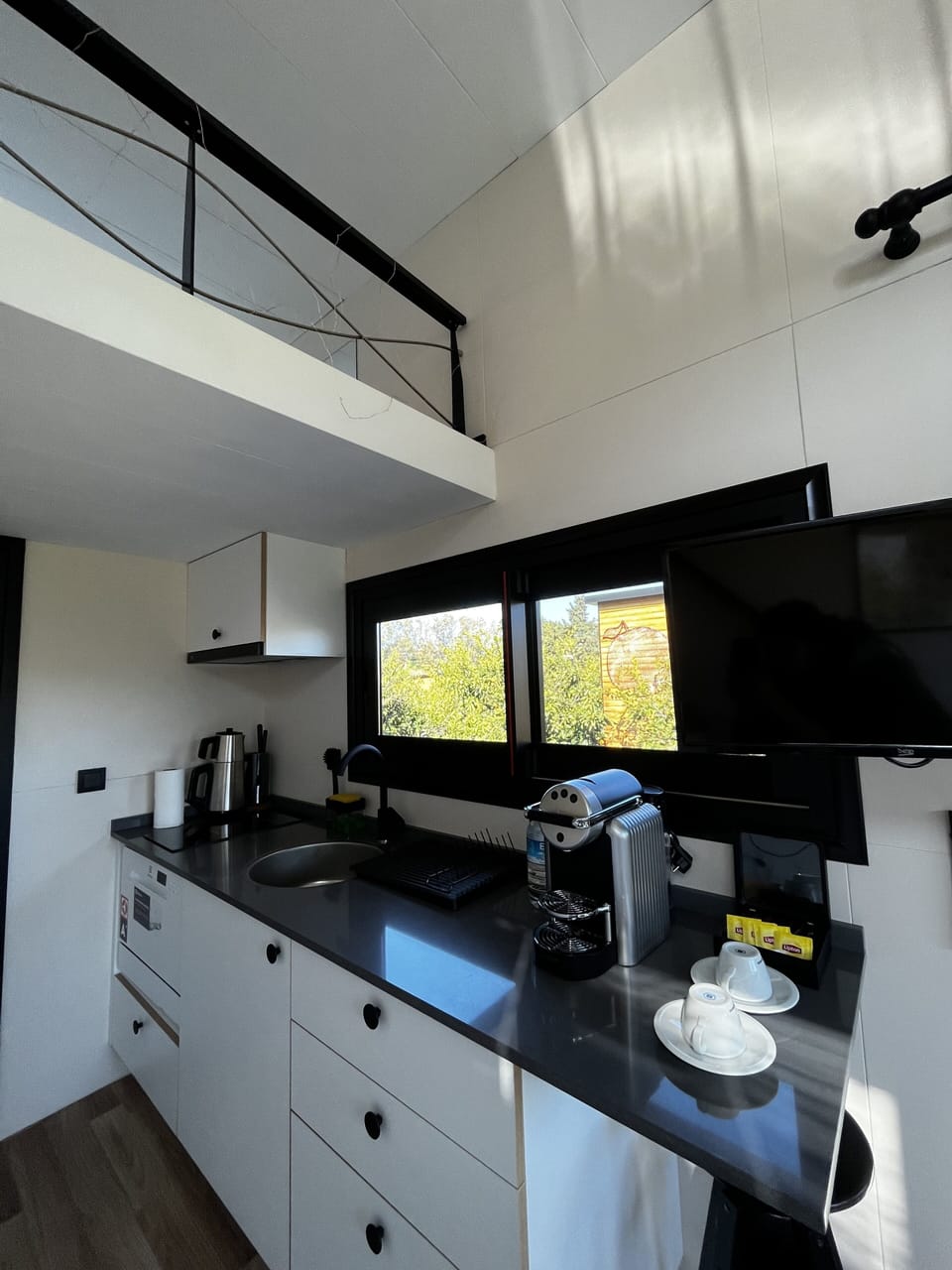 Grand Room | Private kitchen | Espresso maker, electric kettle