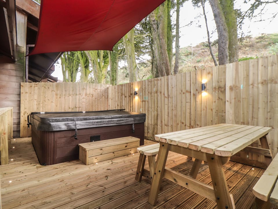 Cottage | Property grounds