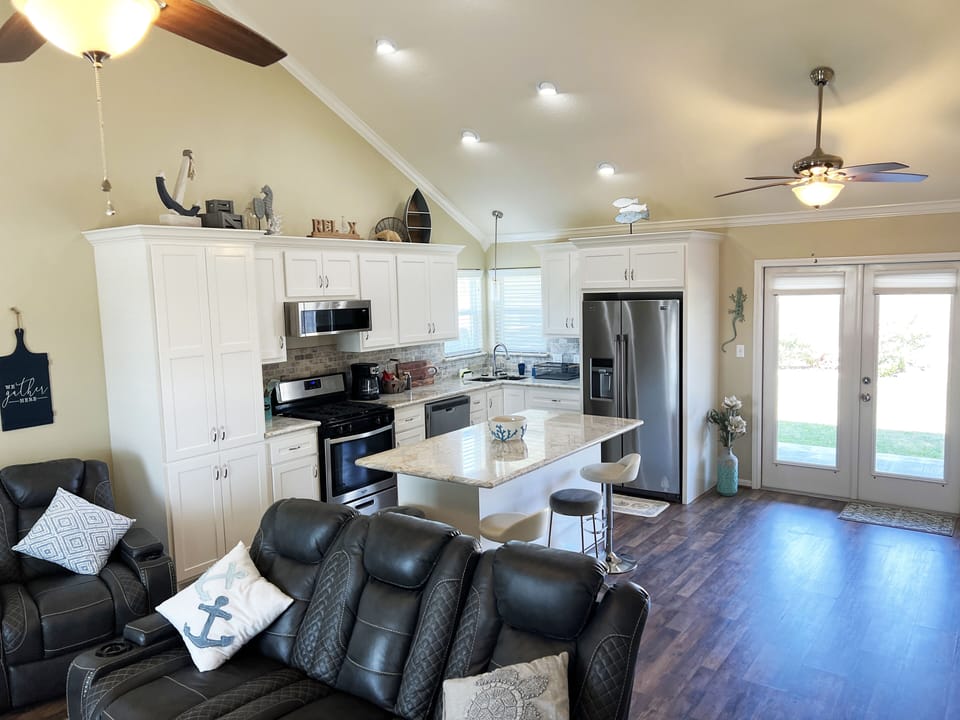 Bright full size kitchen with open concept