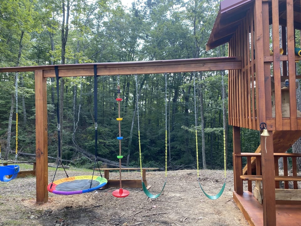 PLAY GROUND /CLOSE BY