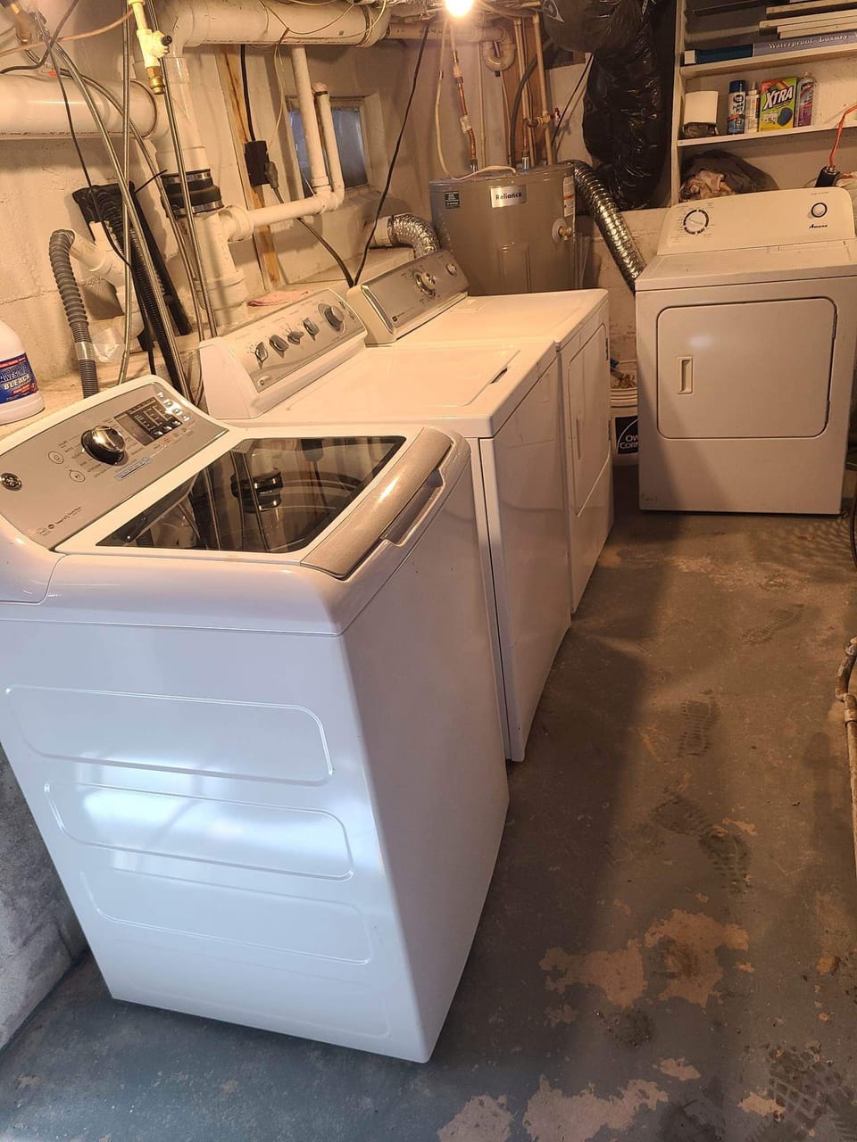 2 washer and 2 dryers that guest can use