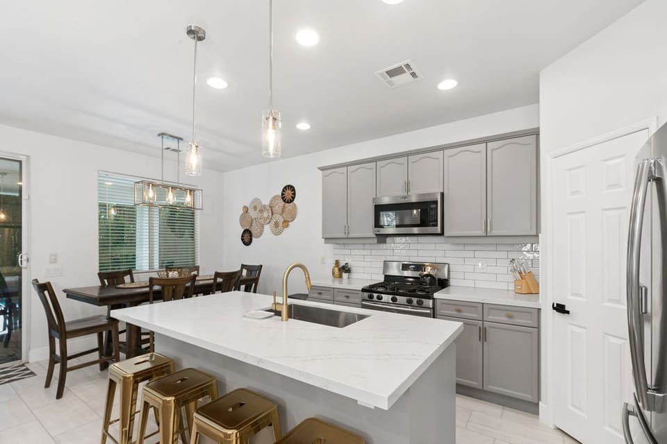 Full Kitchen