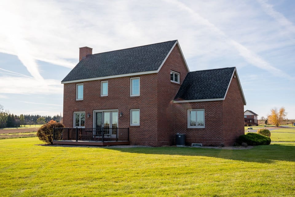 CAYUGA COTTAGE (2)