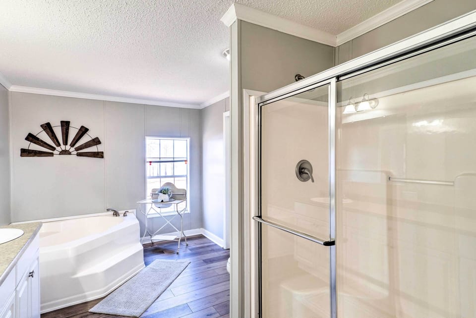 En-Suite Bathroom | Towels Provided | Hair Dryer