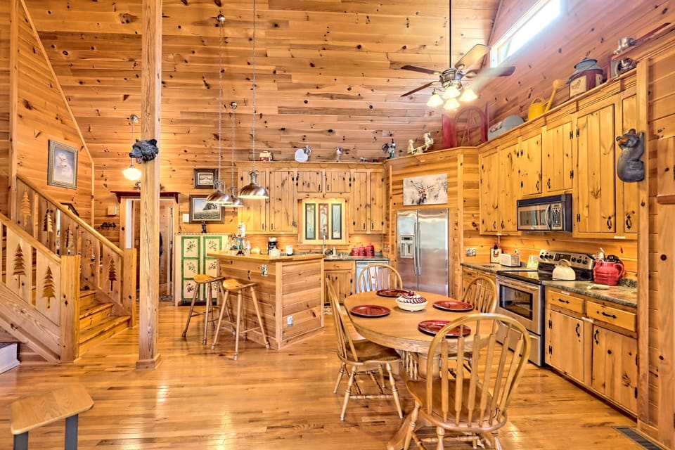 Spacious, fully stocked kitchen & dining area