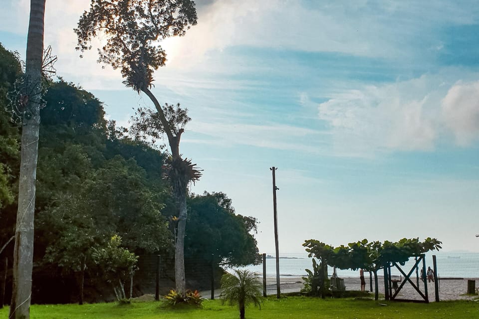 Private beach, beach towels, beach bar