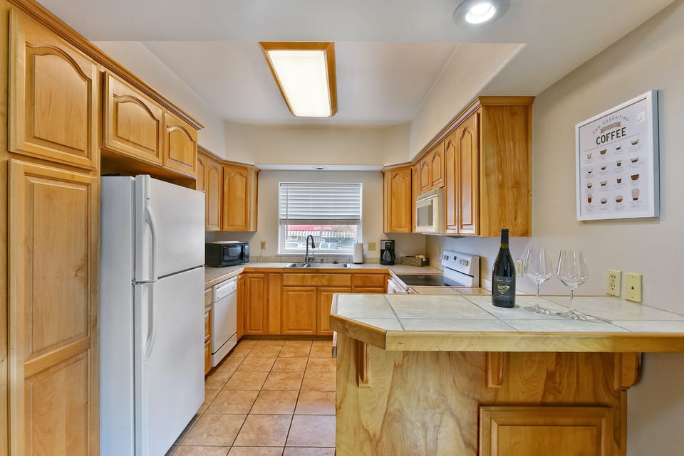 Duplex, Private Bathroom, Mountain View (230- Downstairs) | Shared kitchen