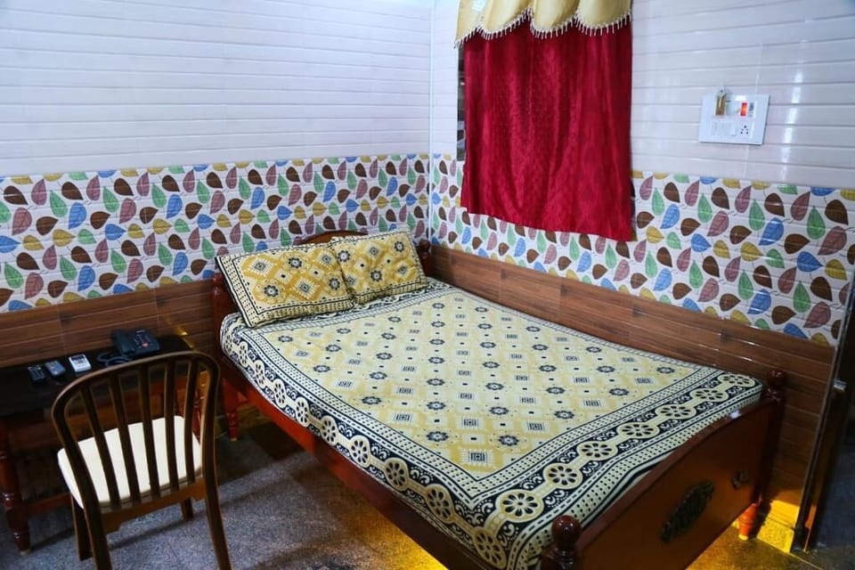Standard Single Room | Egyptian cotton sheets, premium bedding, free WiFi