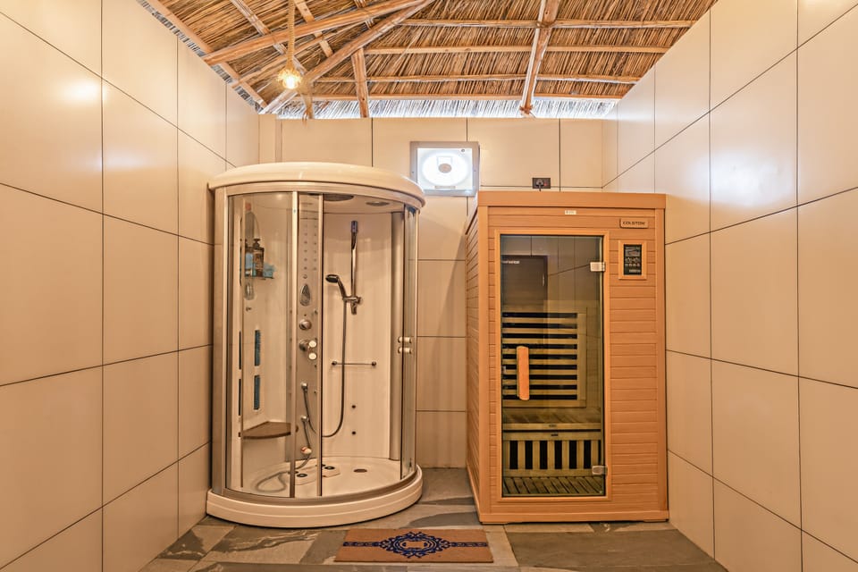 1 treatment room, massages