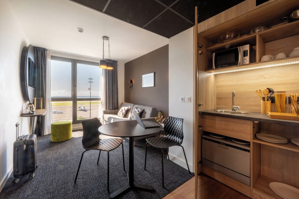 Standard Apartment | Private kitchen | Coffee/tea maker, electric kettle