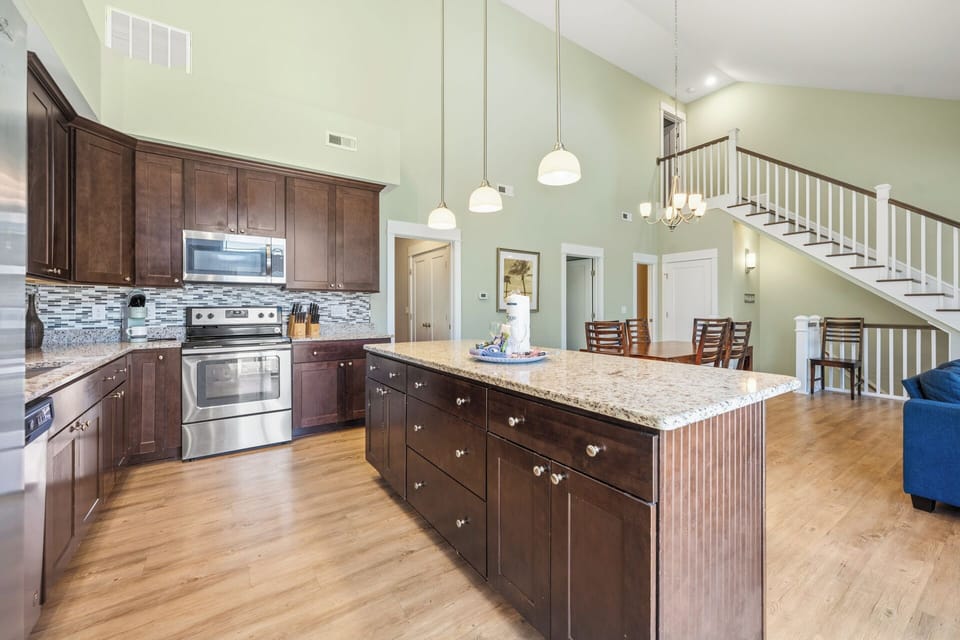 Second Level Full Kitchen