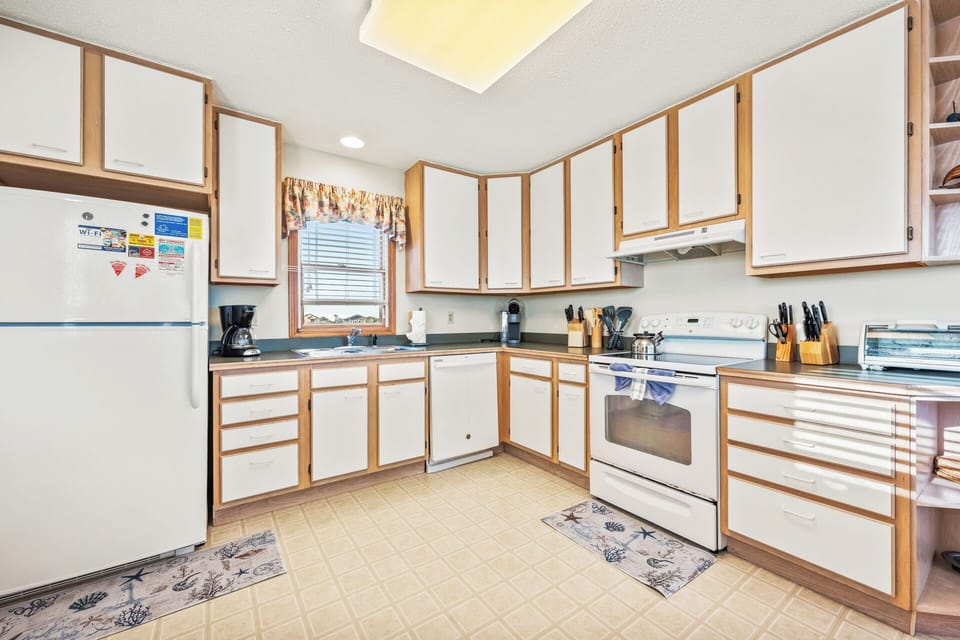 Second Level Full Kitchen