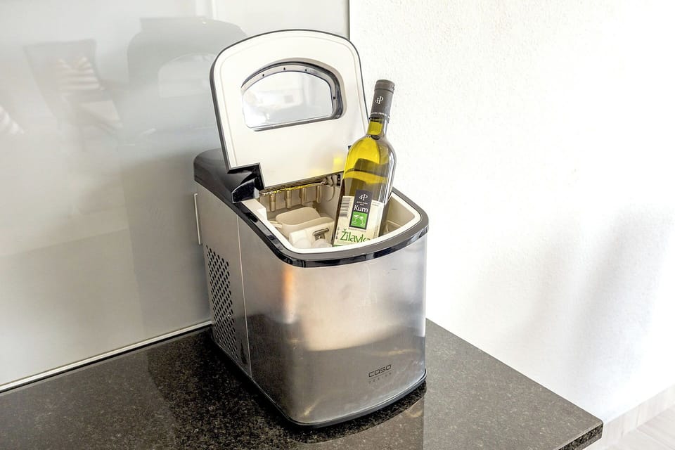 Ice machine